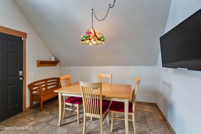 2385 Sunnyside RD, Sandpoint, ID 83864