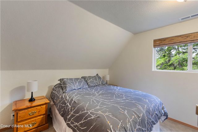 2385 Sunnyside RD, Sandpoint, ID 83864