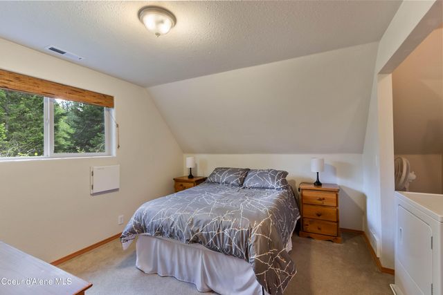 2385 Sunnyside RD, Sandpoint, ID 83864