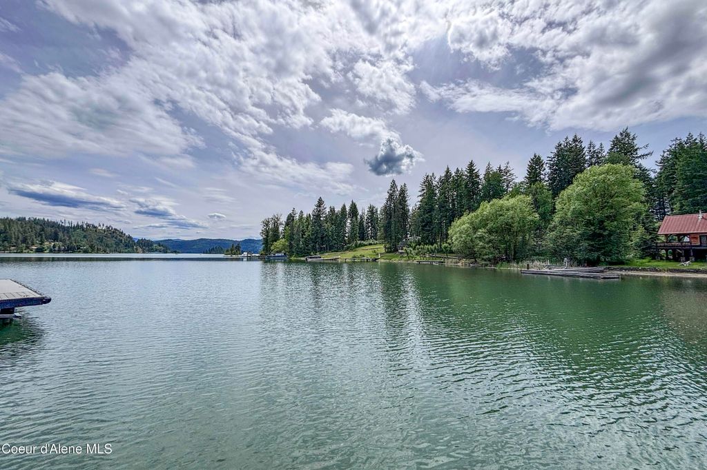 2385 Sunnyside RD, Sandpoint, ID 83864