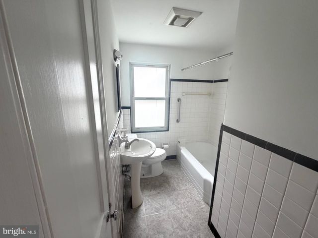 706 S COLLEGE AVE, Newark, DE 19713