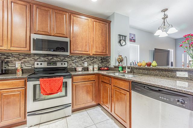8514 BRUSHLEAF WAY, Tampa, FL 33647