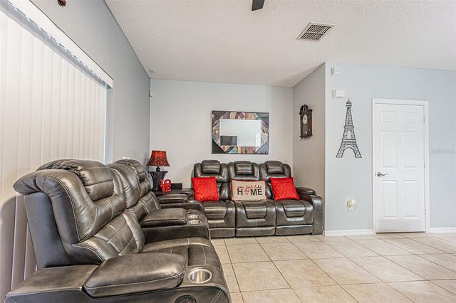 8514 BRUSHLEAF WAY, Tampa, FL 33647