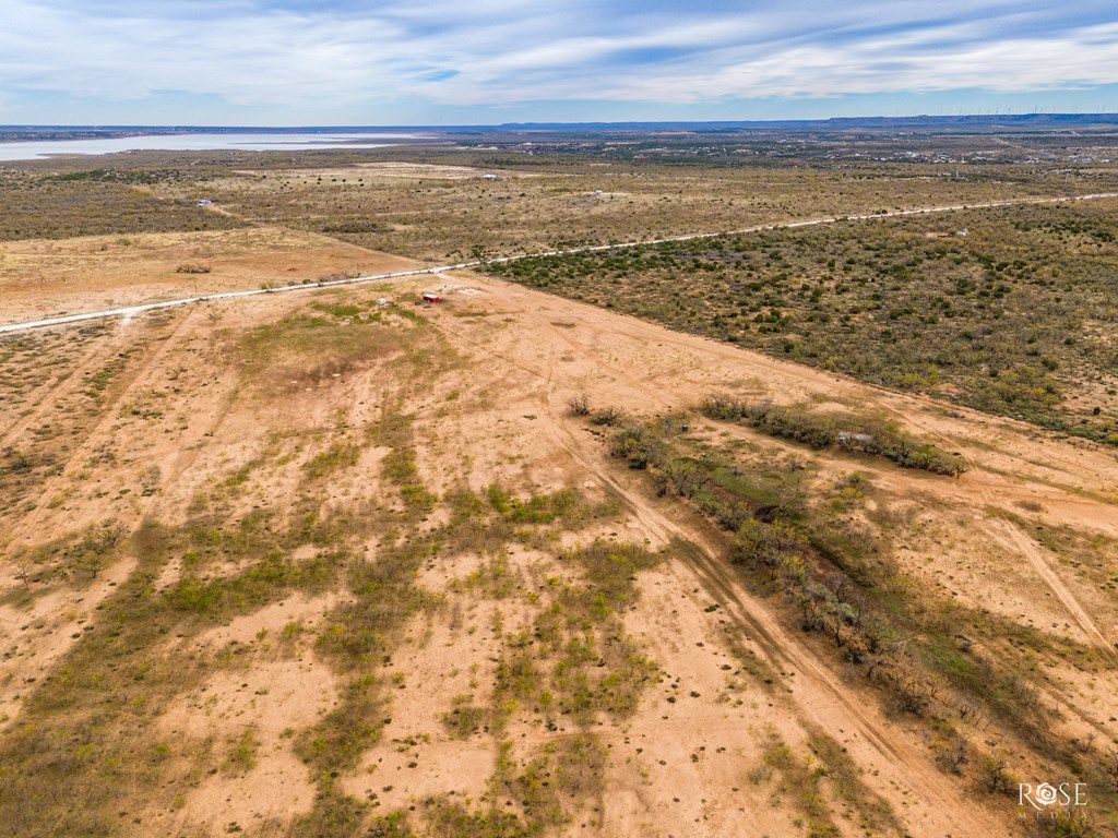 Image 10 of property listing at 564 Cedar Cove Rd, Robert Lee, TX 76945