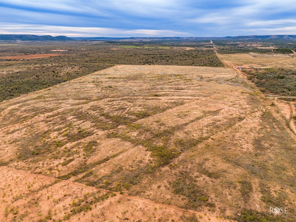 Image 11 of property listing at 564 Cedar Cove Rd, Robert Lee, TX 76945