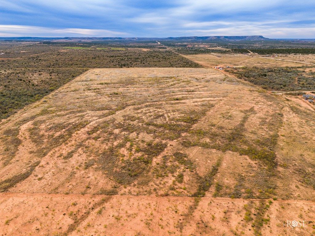 Image 12 of property listing at 564 Cedar Cove Rd, Robert Lee, TX 76945