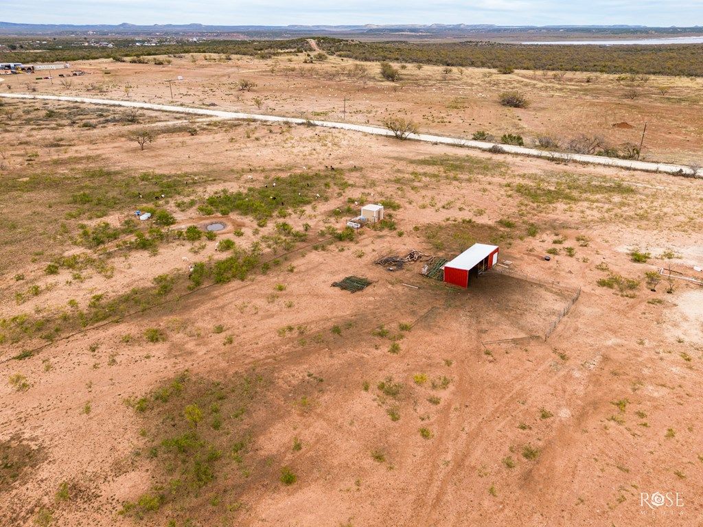 Image 18 of property listing at 564 Cedar Cove Rd, Robert Lee, TX 76945