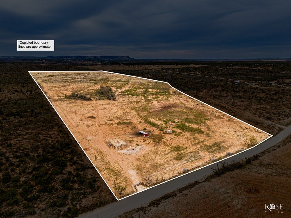 Image 2 of property listing at 564 Cedar Cove Rd, Robert Lee, TX 76945