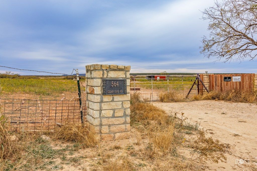 Image 26 of property listing at 564 Cedar Cove Rd, Robert Lee, TX 76945