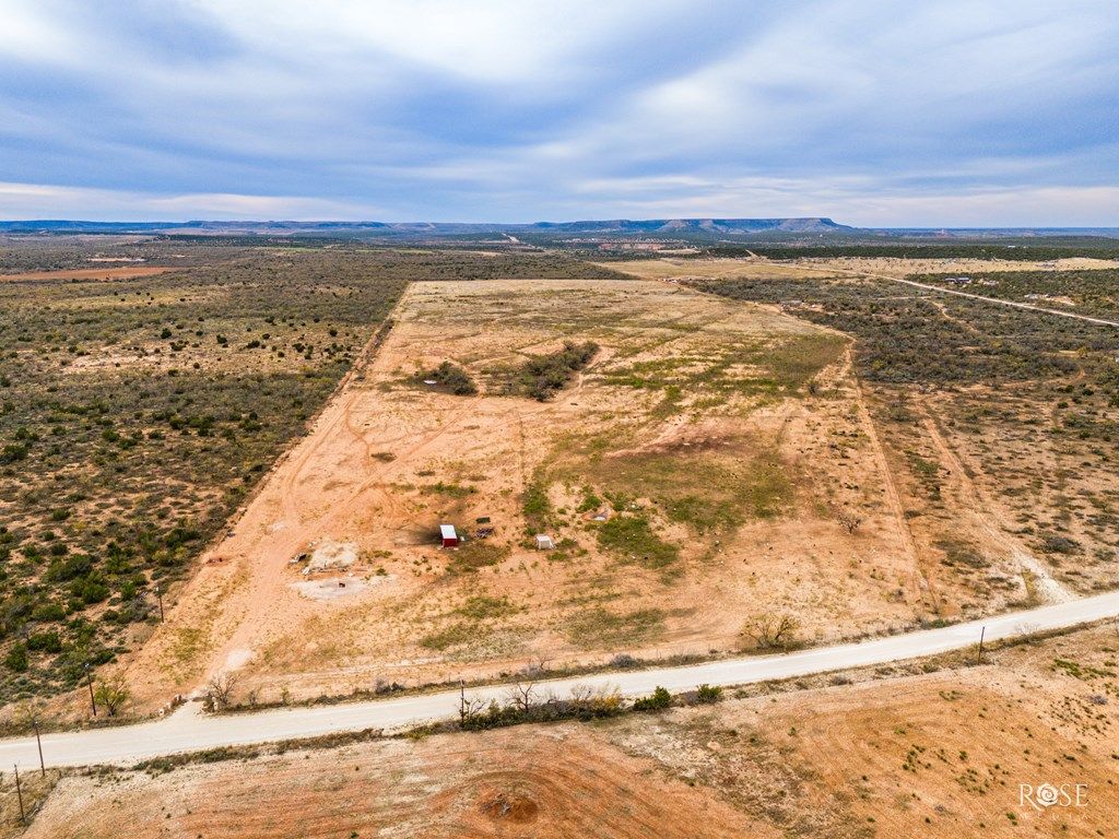 Image 3 of property listing at 564 Cedar Cove Rd, Robert Lee, TX 76945