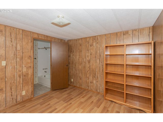 1199 N TERRY St 165, Eugene, OR 97402