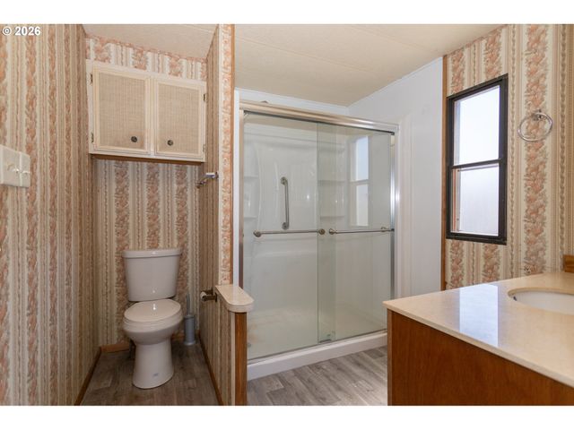 1199 N TERRY St 165, Eugene, OR 97402