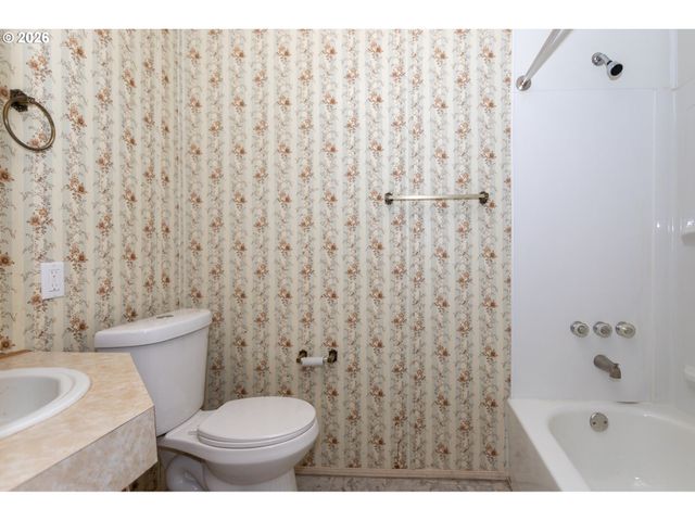 1199 N TERRY St 165, Eugene, OR 97402