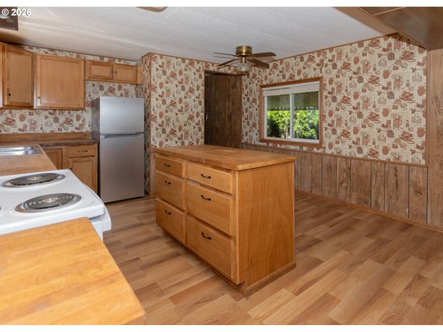 1199 N TERRY St 165, Eugene, OR 97402