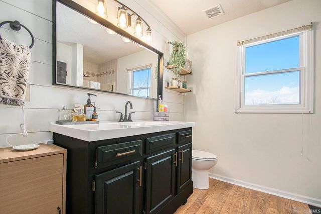 4004 Stonegate Drive, Mishawaka, IN 46544