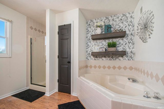 4004 Stonegate Drive, Mishawaka, IN 46544