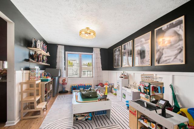 4004 Stonegate Drive, Mishawaka, IN 46544