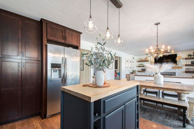 4004 Stonegate Drive, Mishawaka, IN 46544