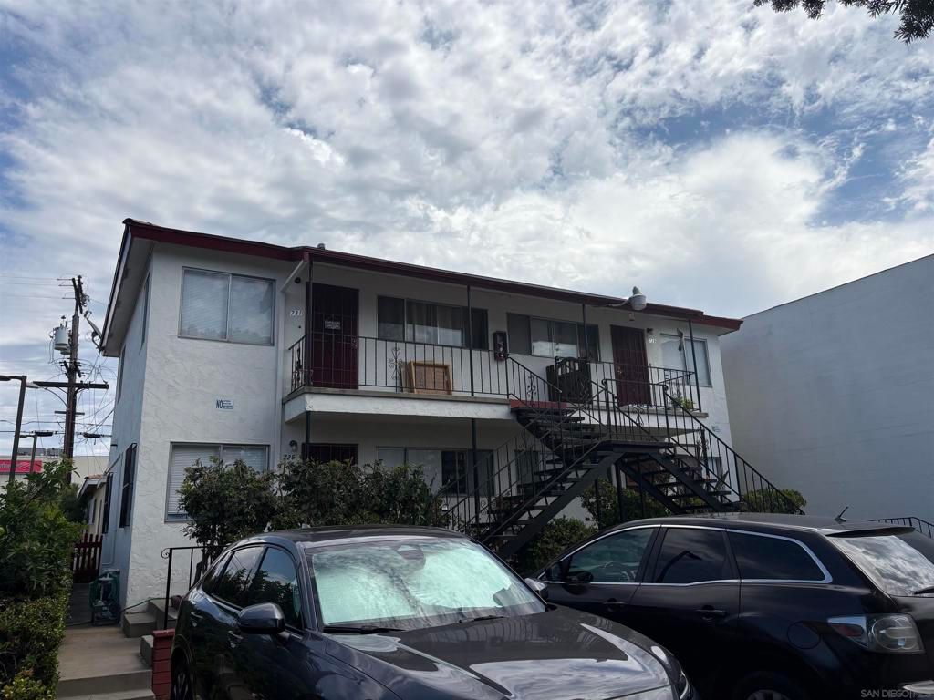 725 B Ave, National City, CA 91950 — exterior