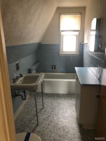 4467 Wilcox Avenue, St Louis, MO 63116