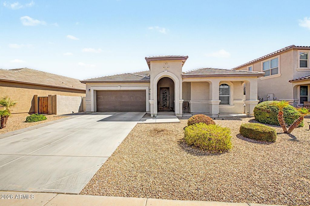 18343 N CRESTVIEW Lane, Maricopa, AZ 85138 — photo 2