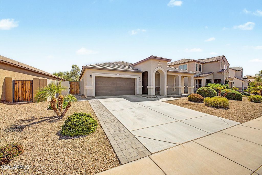 18343 N CRESTVIEW Lane, Maricopa, AZ 85138 — photo 4