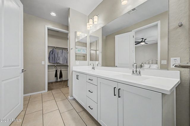 901 S SMITH Road 1064, Tempe, AZ 85281