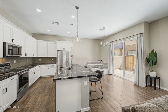 901 S SMITH Road 1064, Tempe, AZ 85281