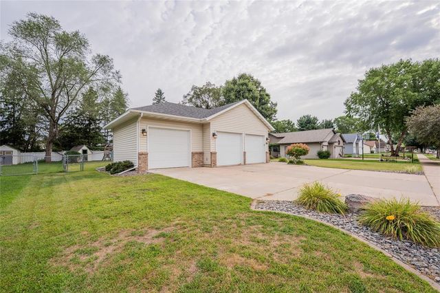 1704 Sierra Drive, Eau Claire, WI 54701