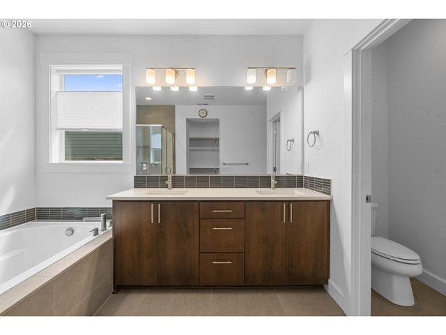 7610 Ne 173RD Pl, Vancouver, WA 98682
