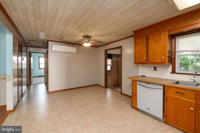318 DYKES RD, Salisbury, MD 21804