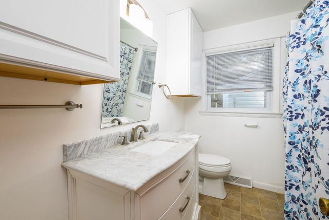 318 DYKES RD, Salisbury, MD 21804