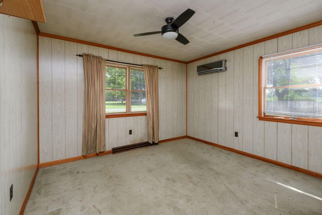 318 DYKES RD, Salisbury, MD 21804