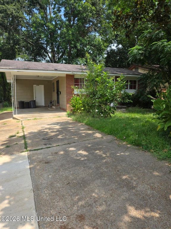 2704 Newport Street, Jackson, MS 39213