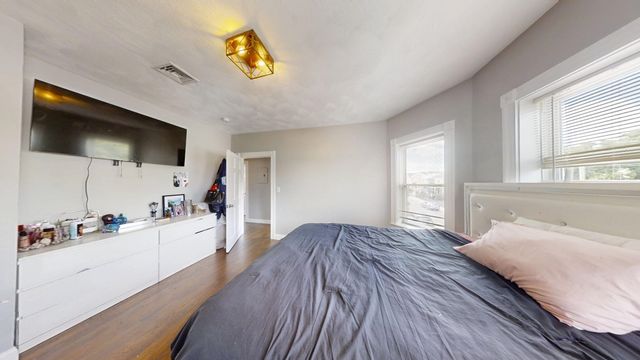26 Elder St 2, Boston, MA 02125