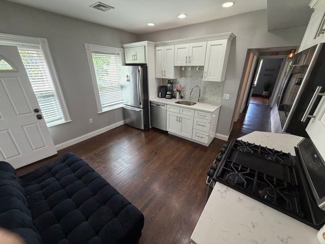26 Elder St 2, Boston, MA 02125
