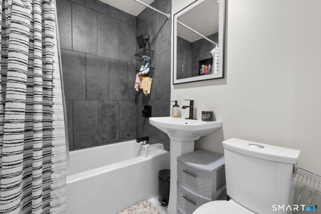 416 Chestnut Hill Avenue, Waterbury, CT 06704