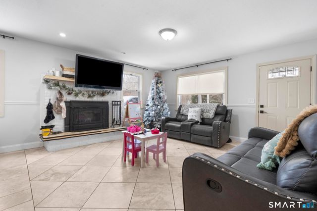 416 Chestnut Hill Avenue, Waterbury, CT 06704