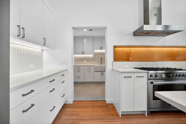 2112 Matterhorn LN, Austin, TX 78704