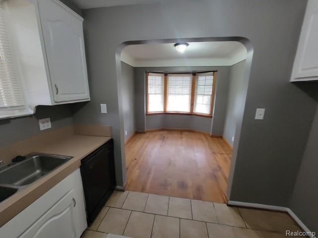 21240 Redmond Avenue, Eastpointe, MI 48021
