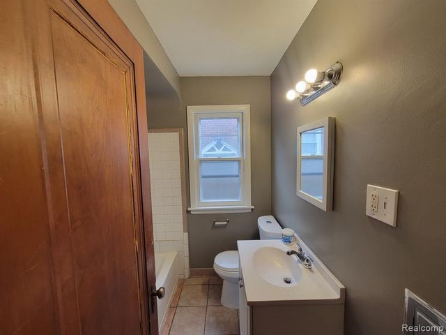 21240 Redmond Avenue, Eastpointe, MI 48021