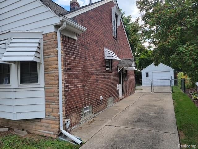 21240 Redmond Avenue, Eastpointe, MI 48021