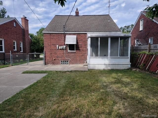 21240 Redmond Avenue, Eastpointe, MI 48021