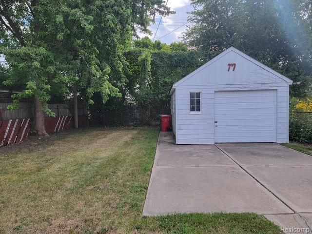 21240 Redmond Avenue, Eastpointe, MI 48021