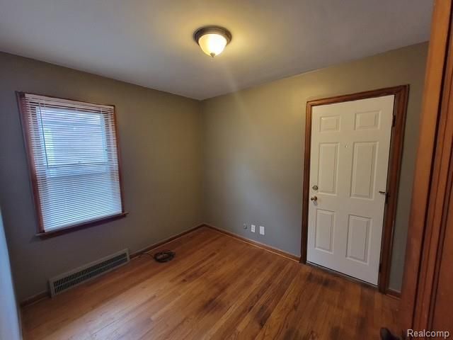 21240 Redmond Avenue, Eastpointe, MI 48021