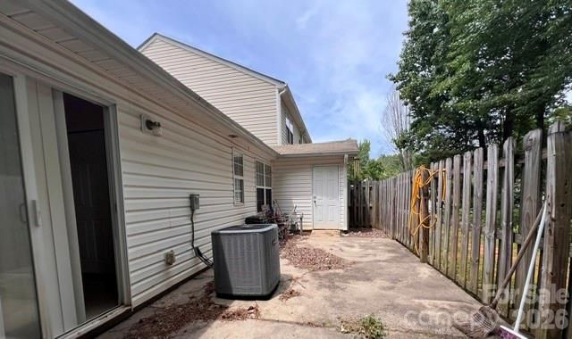 5121 Magnolia Tree Lane, Charlotte, NC 28215