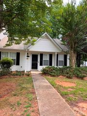 5121 Magnolia Tree Lane, Charlotte, NC 28215