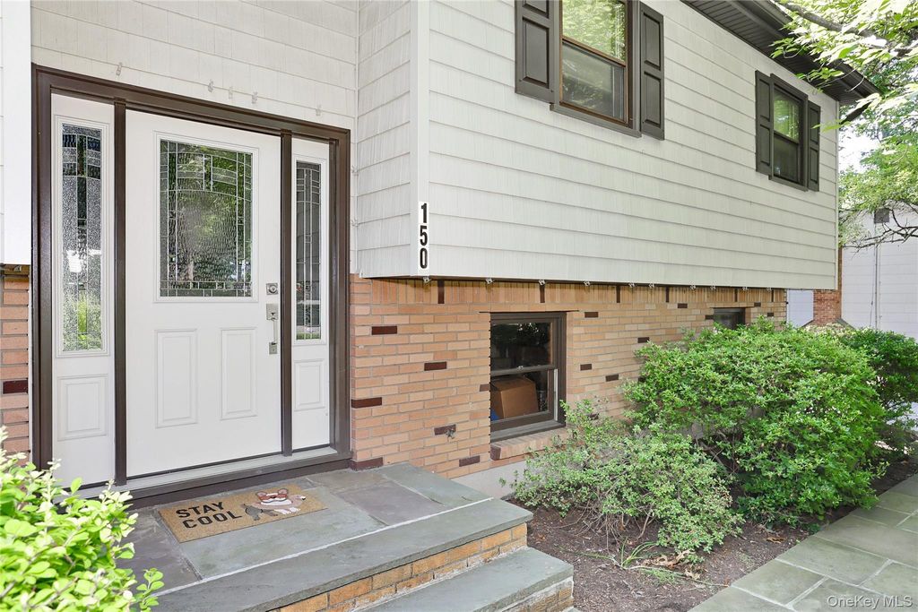 150 Schweizer Lane, Bardonia, NY 10954 — photo 2