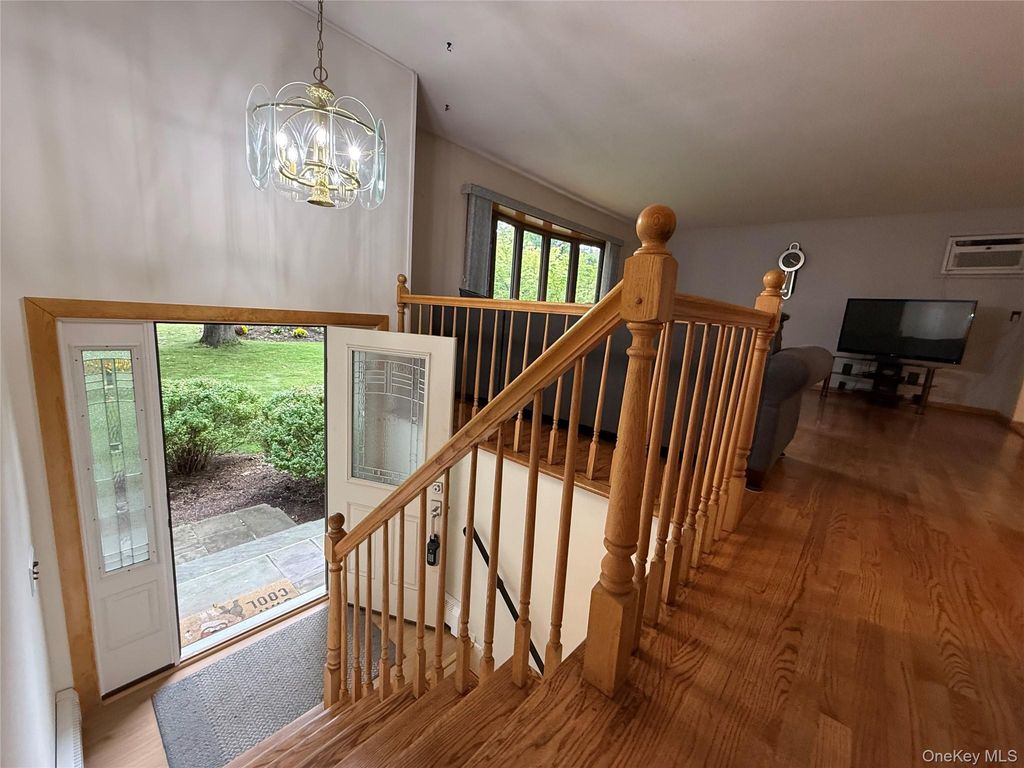 150 Schweizer Lane, Bardonia, NY 10954 — photo 3