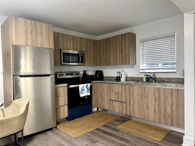 1684 SW 10th St 5, Miami, FL 33135